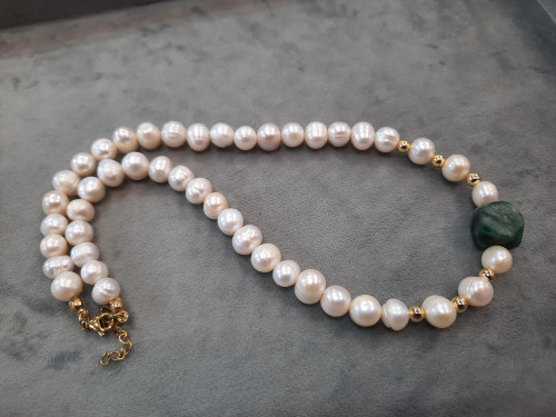 گردتبند مرواریدپرورشی،سنگ یشم